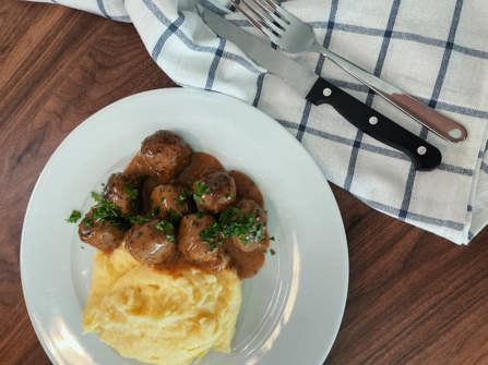 LIHAPULLAT & PIPPURIKASTIKE