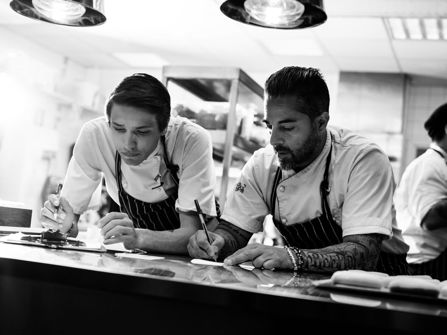  VÄHITTÄIS­KAUPPA- JA FOOD SERVICE­-ASIAKKAAT